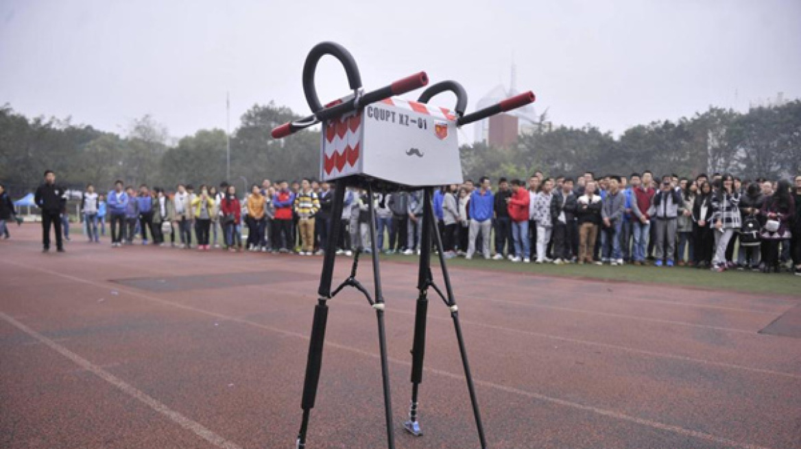 Βίντεο: Κινεζικό ρομπότ-μαραθωνοδρόμος στο βιβλίο των ρεκόρ Γκίνες!